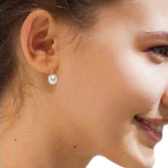 Minimalist Simple Style Silver and Pearl Drop Earrings - Picture 4 of 7